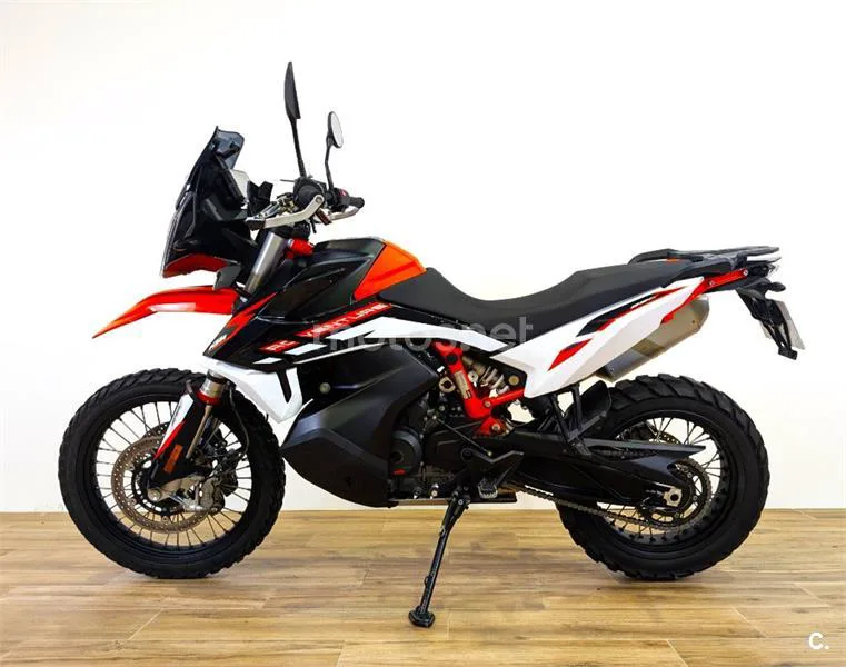 KTM 890 – Vista 5