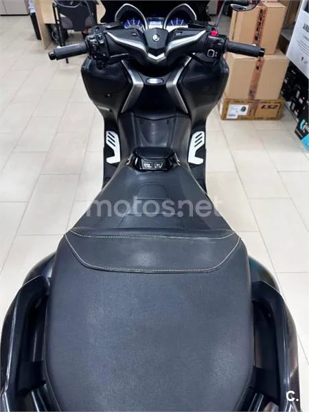 Yamaha TMAX – Vista 5