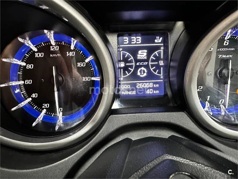 Yamaha TMAX – Vista 6