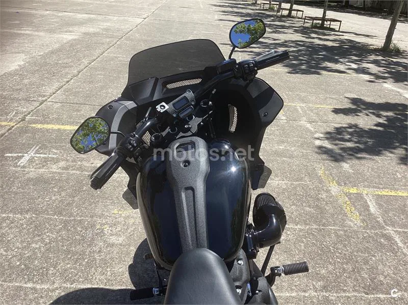 Harley-Davidson Low Rider ST – Vista 5