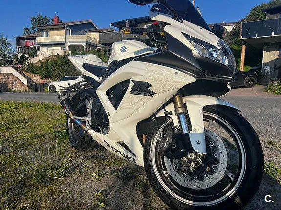Suzuki GSX-R600 – Vista 5