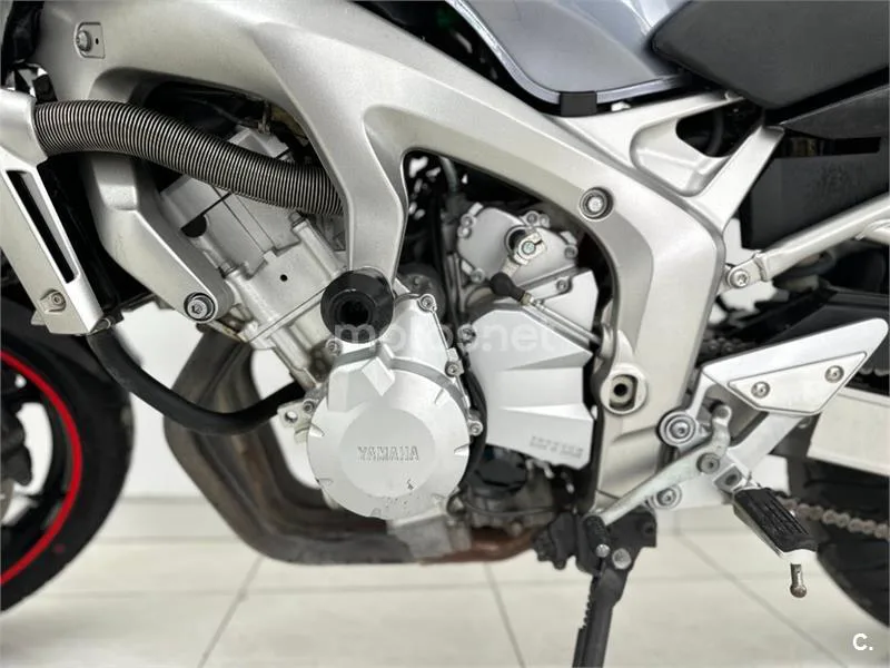 Yamaha FZ6 – Vista 26