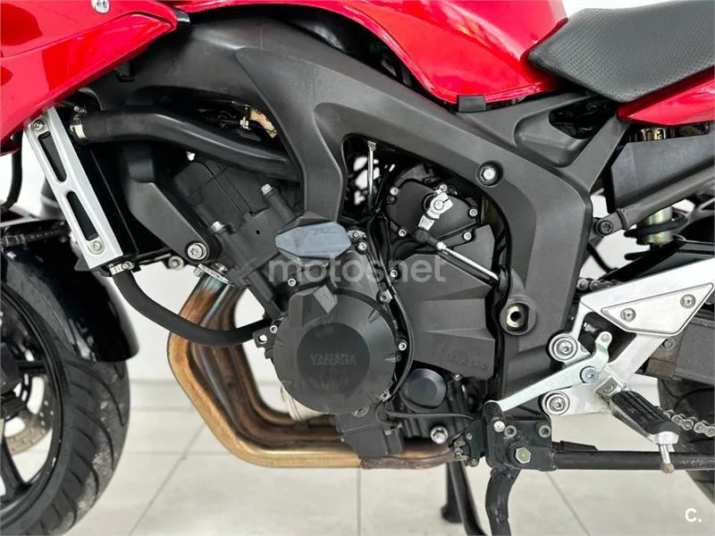 Yamaha FZ6 Fazer – Vista 24