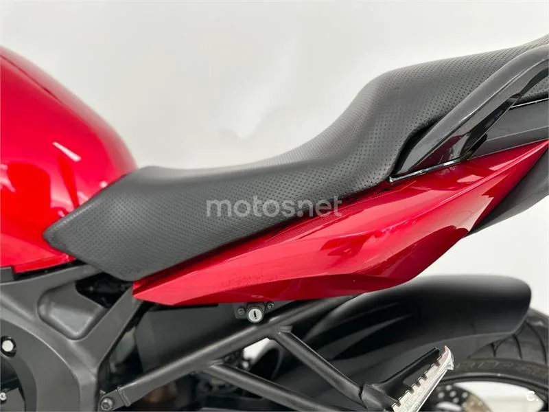 Yamaha FZ6 Fazer – Vista 25