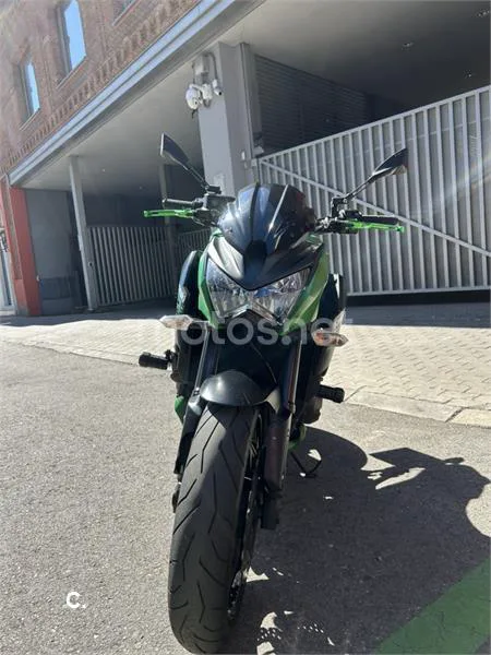 Kawasaki Z800 – Vista 3