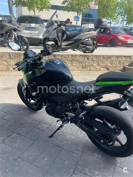 Kawasaki Z400 – Vista 3