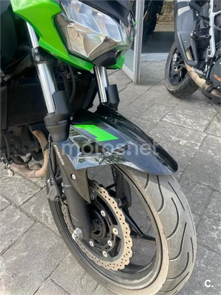 Kawasaki Z400 – Vista 4