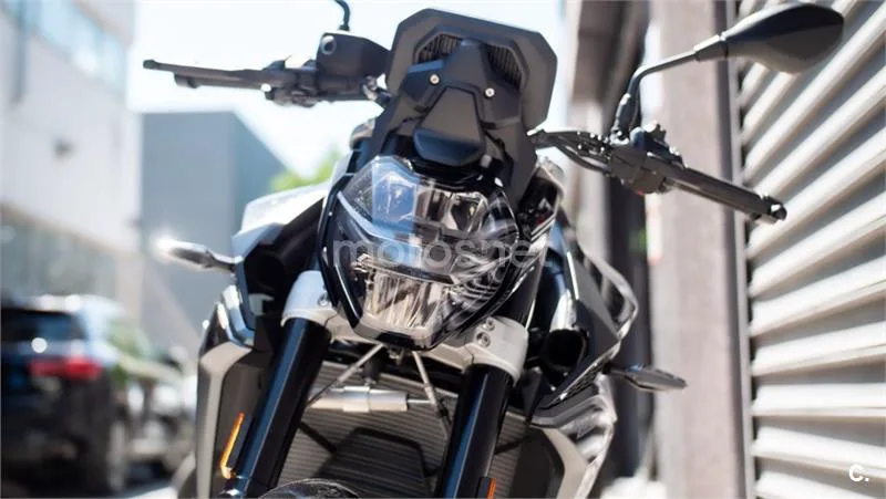 BMW F 900 R – Vista 13