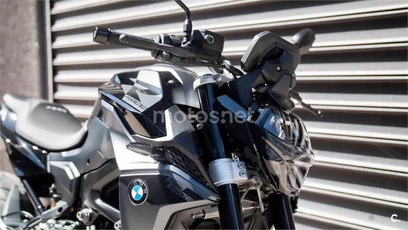 BMW F 900 R – Vista 3