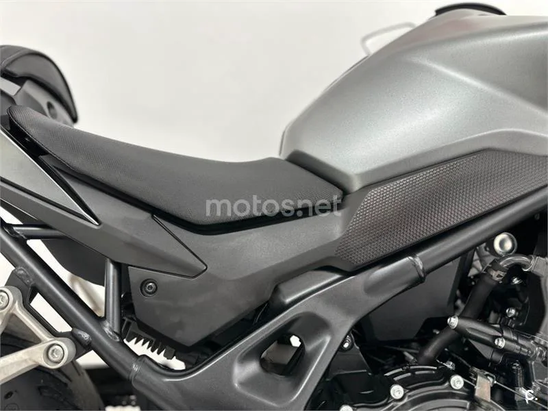 Honda CB 750 Hornet – Vista 11