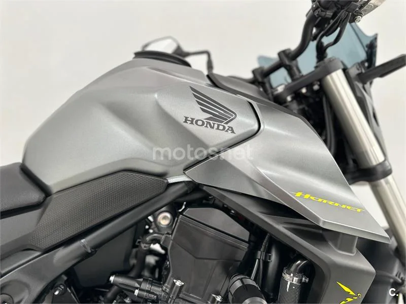 Honda CB 750 Hornet – Vista 12