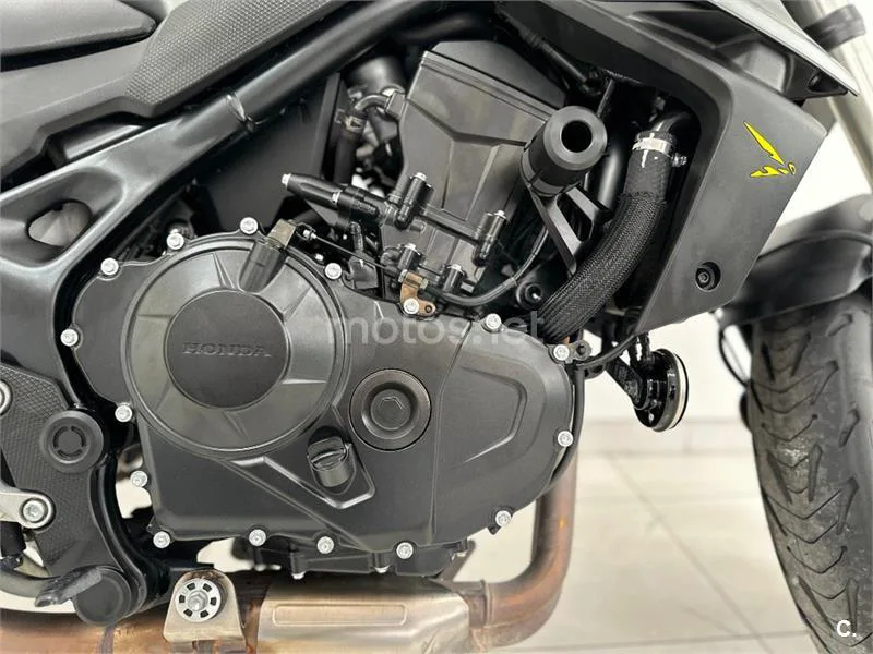 Honda CB 750 Hornet – Vista 13