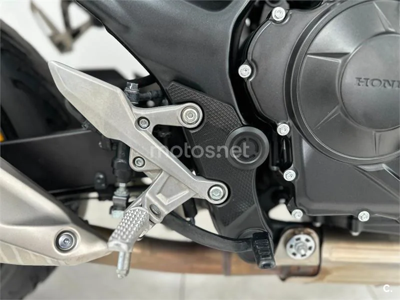 Honda CB 750 Hornet – Vista 14