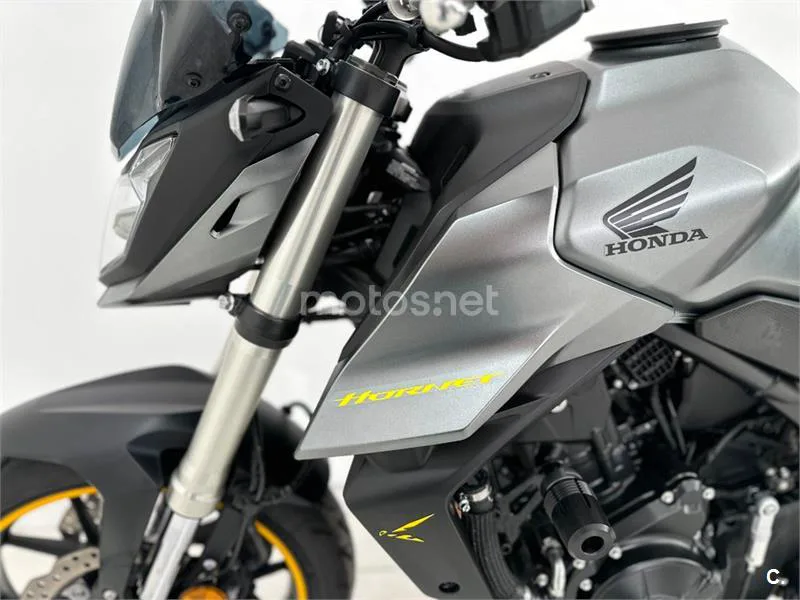 Honda CB 750 Hornet – Vista 19