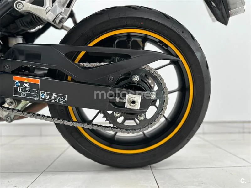 Honda CB 750 Hornet – Vista 25