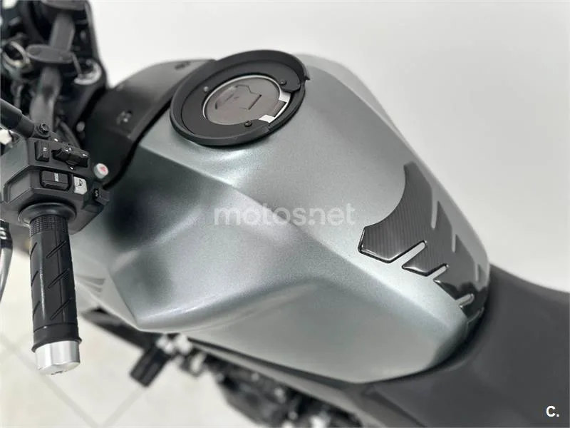 Honda CB 750 Hornet – Vista 26