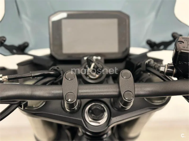 Honda CB 750 Hornet – Vista 30