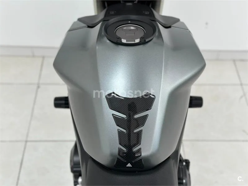 Honda CB 750 Hornet – Vista 6