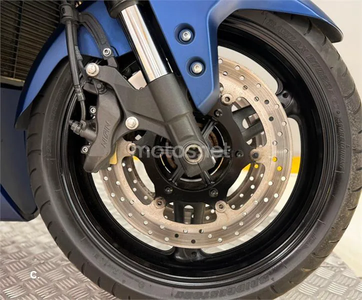 Yamaha FJR 1300 AE – Vista 12