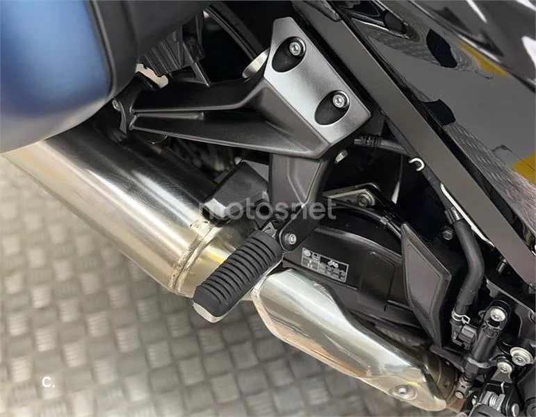 Yamaha FJR 1300 AE – Vista 14