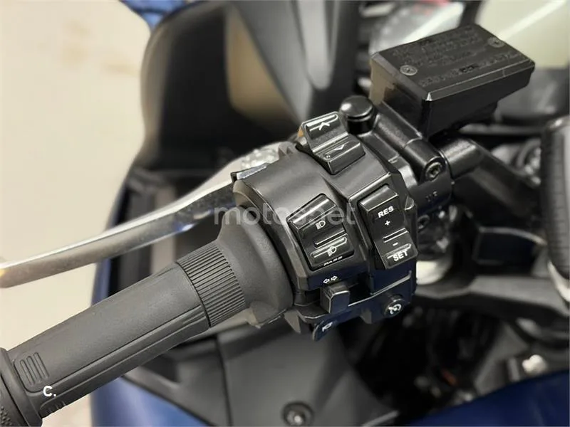 Yamaha FJR 1300 AE – Vista 3