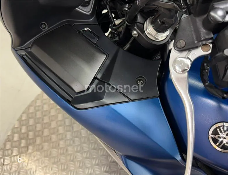 Yamaha FJR 1300 AE – Vista 24