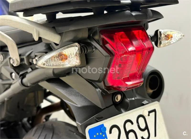 Triumph Tiger 800 – Vista 21