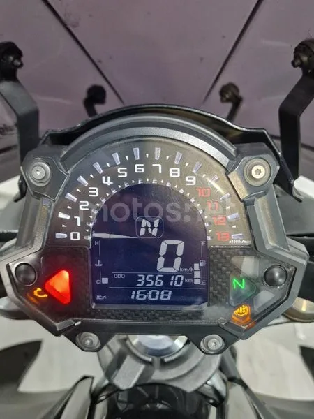 Kawasaki Z650 – Vista 10