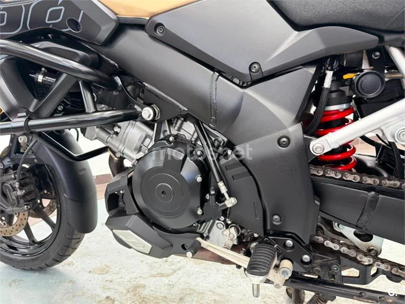 Suzuki V-Strom 1000 – Vista 11