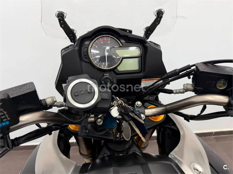 Suzuki V-Strom 1000 – Vista 12