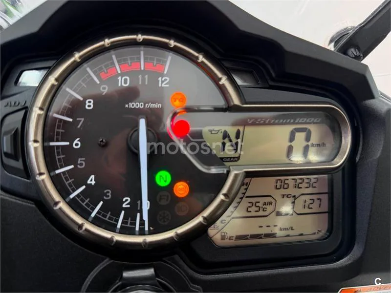 Suzuki V-Strom 1000 – Vista 14