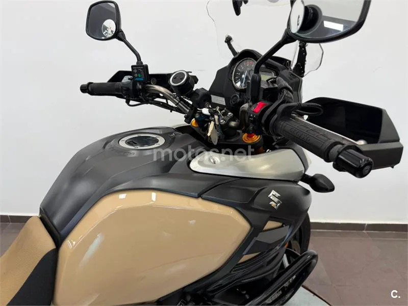 Suzuki V-Strom 1000 – Vista 9