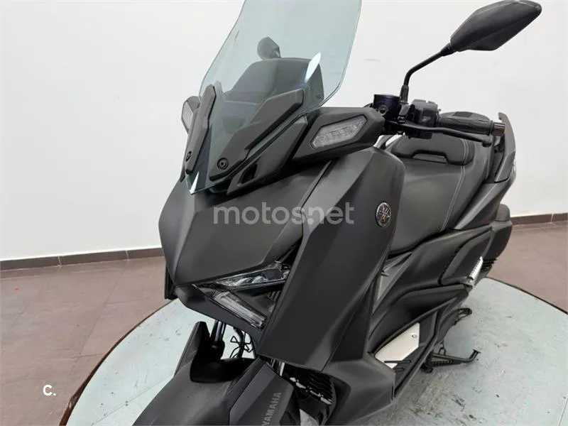 Yamaha XMAX 300 – Vista 16