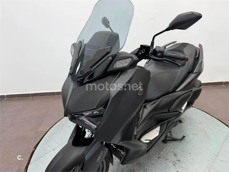 Yamaha XMAX 300 – Vista 17