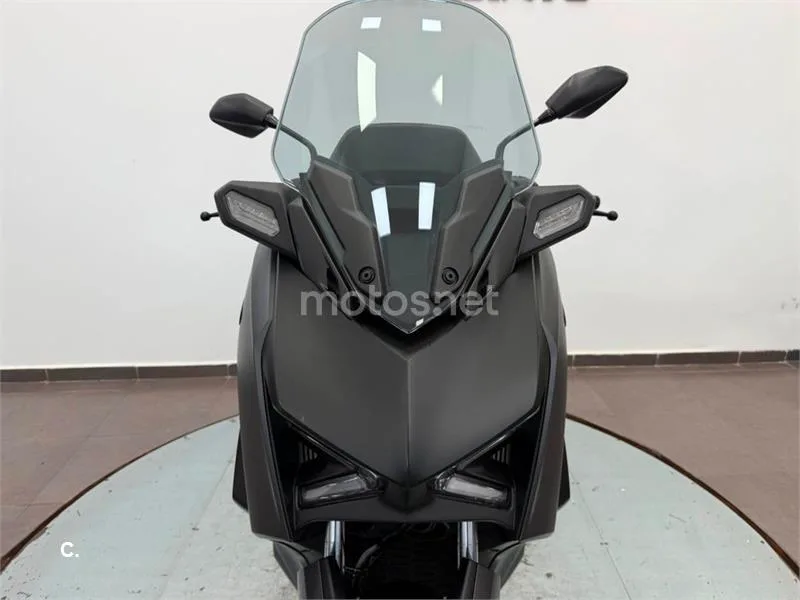 Yamaha XMAX 300 – Vista 18