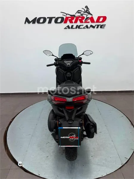 Yamaha XMAX 300 – Vista 4