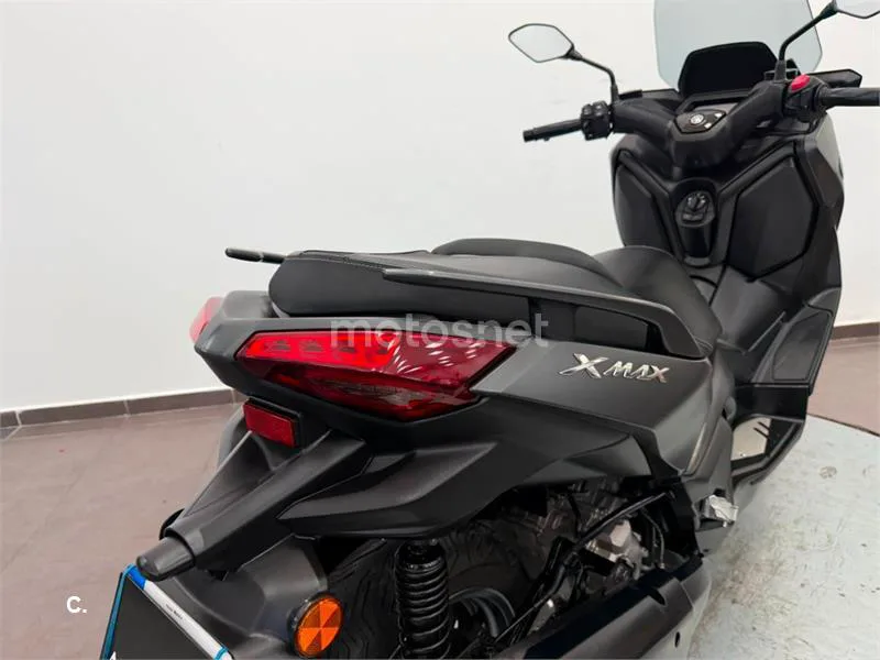Yamaha XMAX 300 – Vista 6