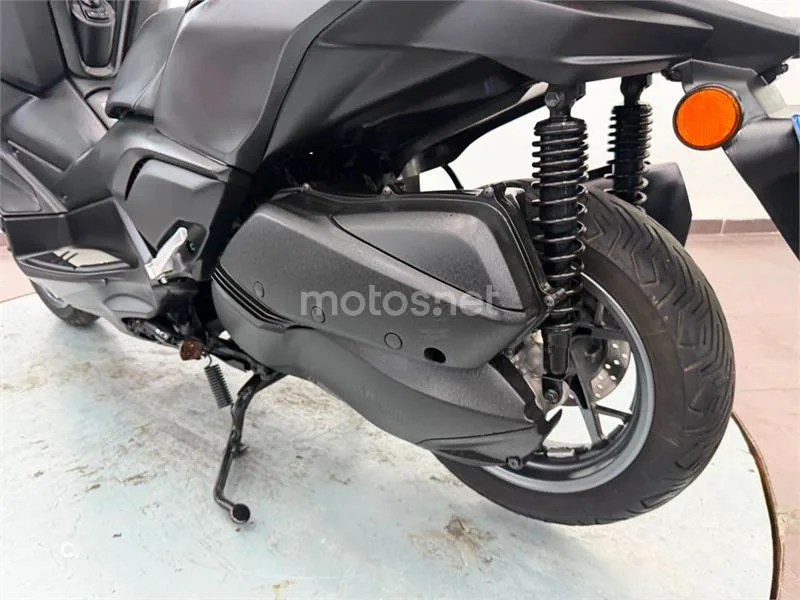 Yamaha XMAX 300 – Vista 9