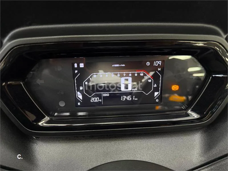 Yamaha XMAX 300 – Vista 10