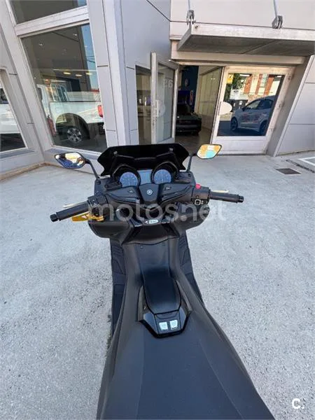 Yamaha TMAX 530 – Vista 9