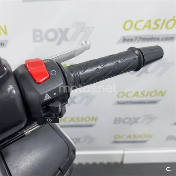 Suzuki Burgman 200 – Vista 12