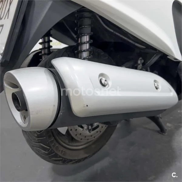 Suzuki Burgman 200 – Vista 18