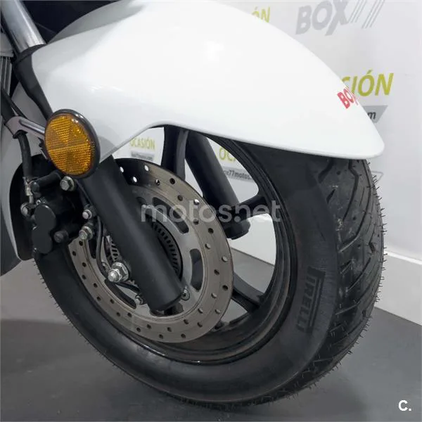 Suzuki Burgman 200 – Vista 21