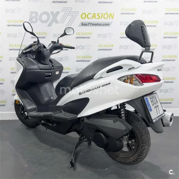 Suzuki Burgman 200 – Vista 5