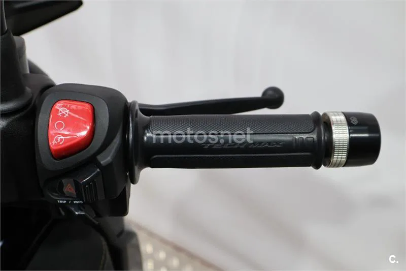 Yamaha XMAX 300 – Vista 9