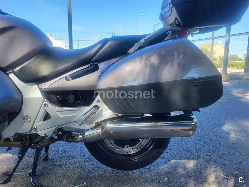 Honda Pan-European ST 1300 – Vista 6