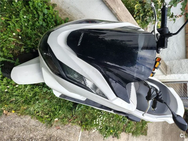 Honda PCX 125 – Vista 2