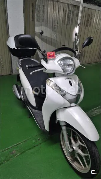 Honda SH 125i – Vista 6