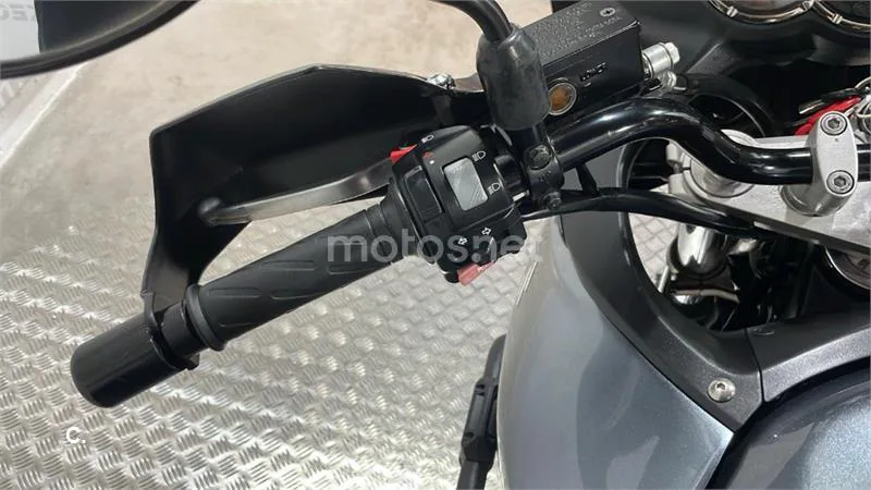 Suzuki V-Strom 1000 – Vista 11