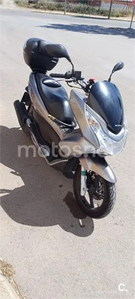 Honda PCX 125 – Vista 3